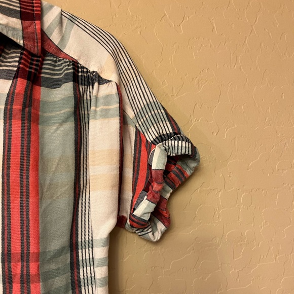 Universal Thread Salmon Pink/White/Navy/Light Blue Rayon Plaid Shirt - Picture 5 of 11